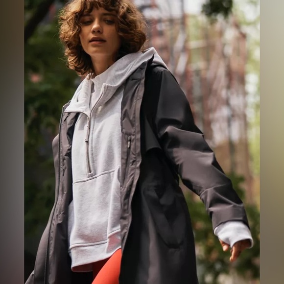 Lululemon rain jacket size small - Picture 1 of 5